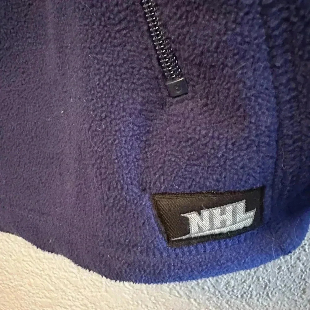 Men’s Extra Large Vancouver Canucks Zip Up Fleece Sweater - Picture 4 of 5